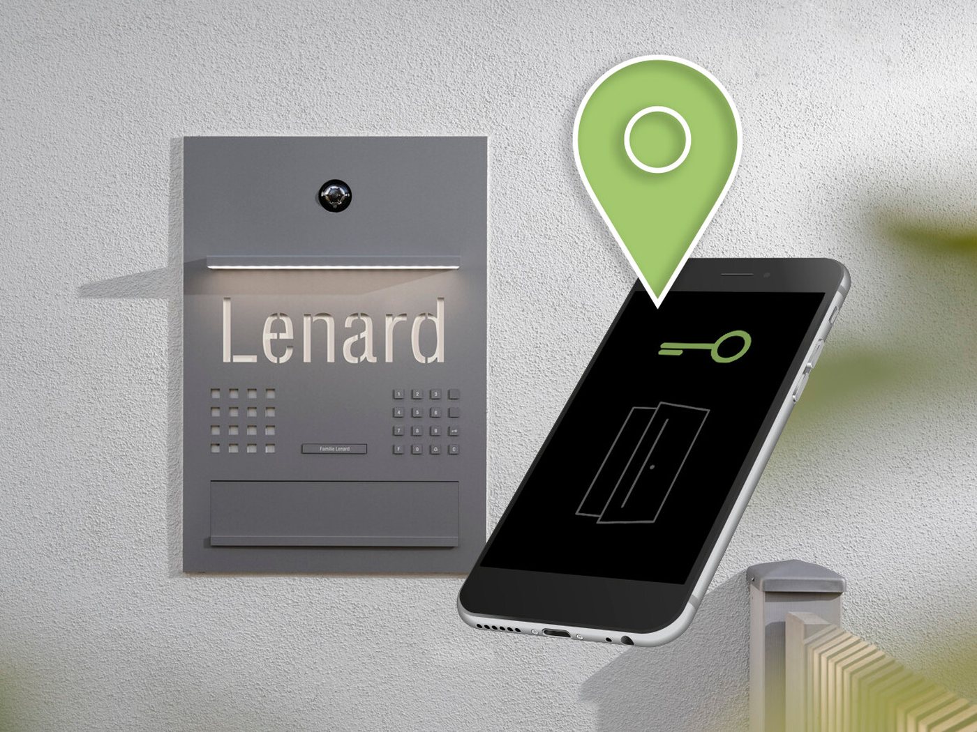 Siedle-Türstation und Smartphone-App, mit der die Haustür von unterwegs geöffnet wird